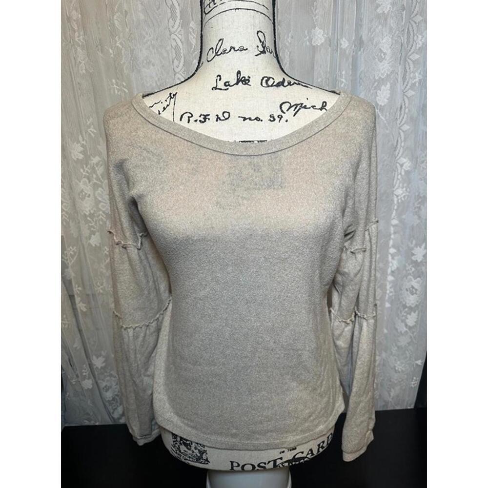 Poof New York Beige Long Sleeve Tiered Ruffle Knit Top – Size Small